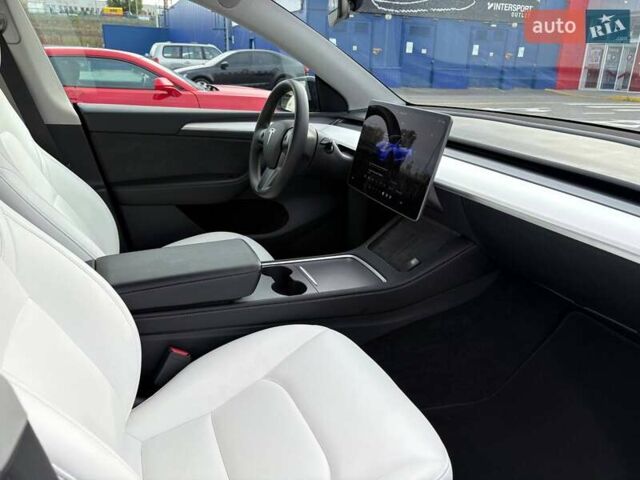 Черный Тесла Model Y, объемом двигателя 0 л и пробегом 34 тыс. км за 25000 $, фото 13 на Automoto.ua