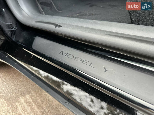 Черный Тесла Model Y, объемом двигателя 0 л и пробегом 1 тыс. км за 40500 $, фото 31 на Automoto.ua