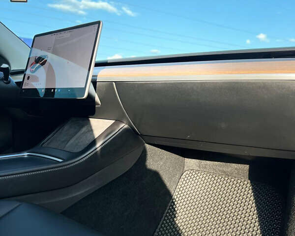 Черный Тесла Model Y, объемом двигателя 0 л и пробегом 22 тыс. км за 25500 $, фото 22 на Automoto.ua