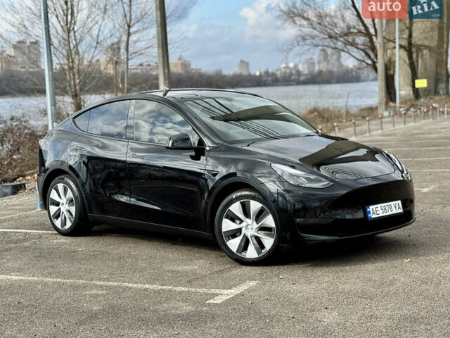 Черный Тесла Model Y, объемом двигателя 0 л и пробегом 29 тыс. км за 27077 $, фото 2 на Automoto.ua