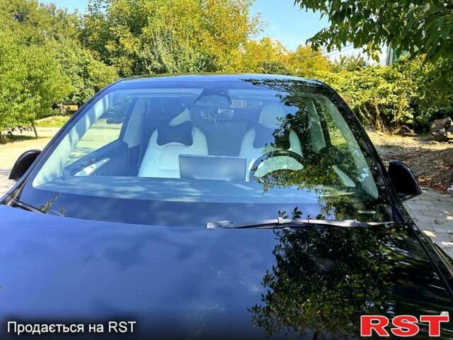 Черный Тесла Model Y, объемом двигателя 0 л и пробегом 0 тыс. км за 41160 $, фото 2 на Automoto.ua
