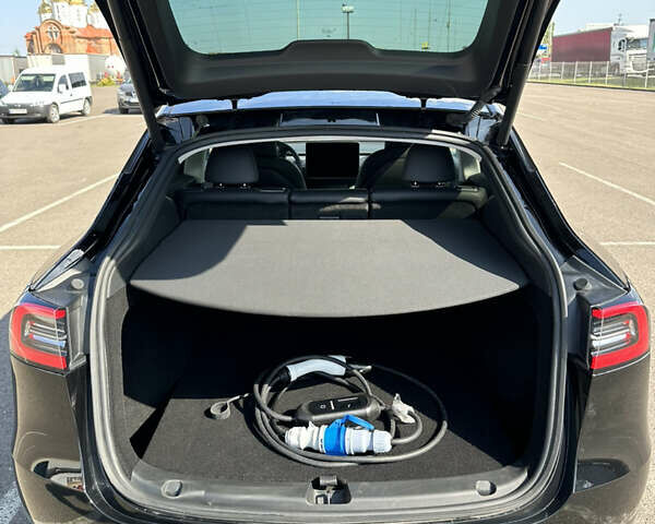 Черный Тесла Model Y, объемом двигателя 0 л и пробегом 31 тыс. км за 30500 $, фото 5 на Automoto.ua