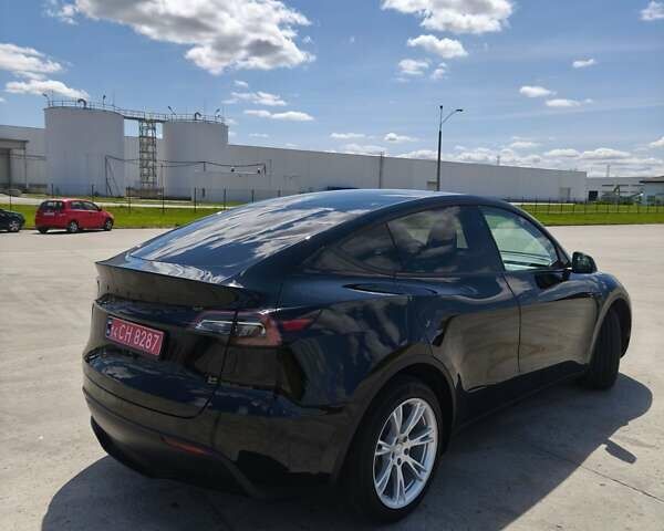 Черный Тесла Model Y, объемом двигателя 0 л и пробегом 63 тыс. км за 25300 $, фото 7 на Automoto.ua