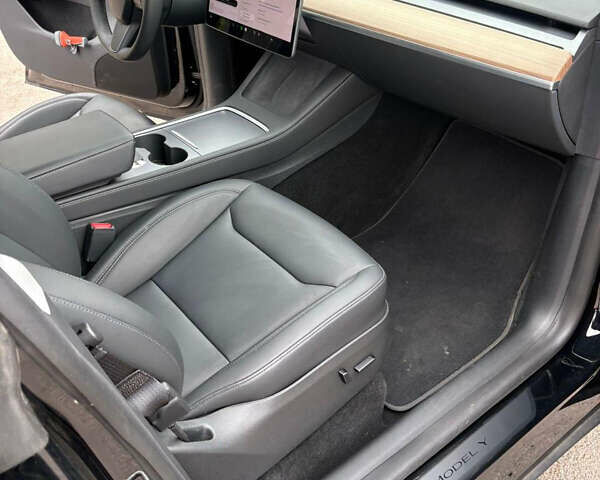 Чорний Тесла Model Y, об'ємом двигуна 0 л та пробігом 27 тис. км за 27399 $, фото 16 на Automoto.ua