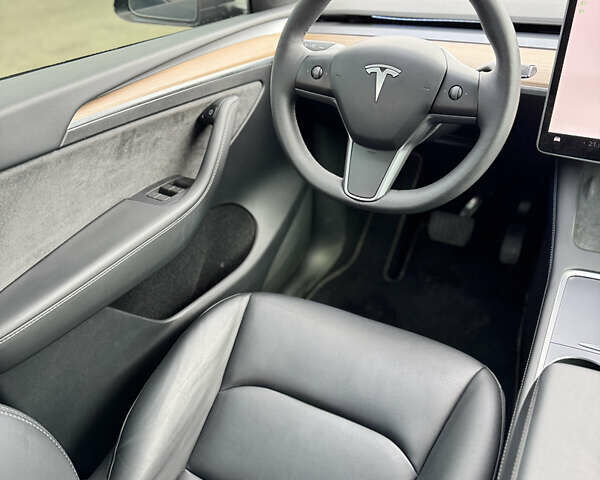 Черный Тесла Model Y, объемом двигателя 0 л и пробегом 29 тыс. км за 27077 $, фото 39 на Automoto.ua