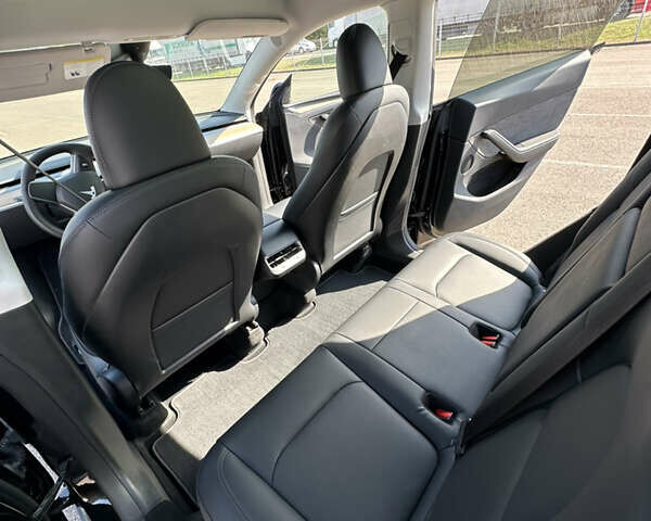 Черный Тесла Model Y, объемом двигателя 0 л и пробегом 31 тыс. км за 29200 $, фото 8 на Automoto.ua