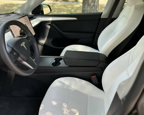 Черный Тесла Model Y, объемом двигателя 0 л и пробегом 30 тыс. км за 27900 $, фото 20 на Automoto.ua