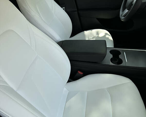 Черный Тесла Model Y, объемом двигателя 0 л и пробегом 30 тыс. км за 27900 $, фото 25 на Automoto.ua