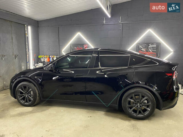Черный Тесла Model Y, объемом двигателя 0 л и пробегом 71 тыс. км за 29000 $, фото 4 на Automoto.ua