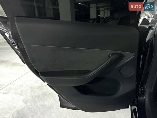 Чорний Тесла Model Y, об'ємом двигуна 0 л та пробігом 39 тис. км за 27500 $, фото 23 на Automoto.ua
