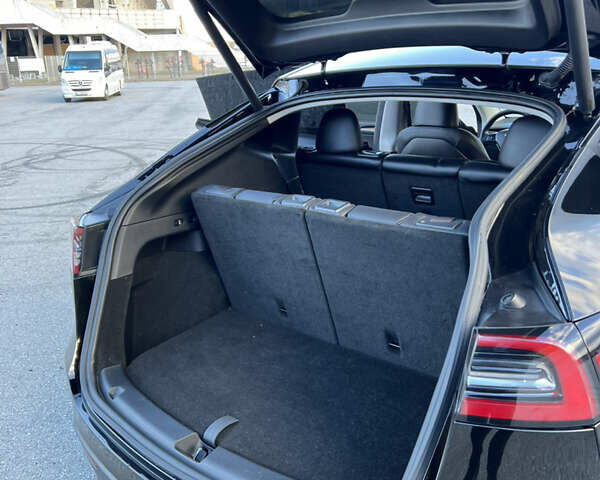 Черный Тесла Model Y, объемом двигателя 0 л и пробегом 123 тыс. км за 26400 $, фото 31 на Automoto.ua