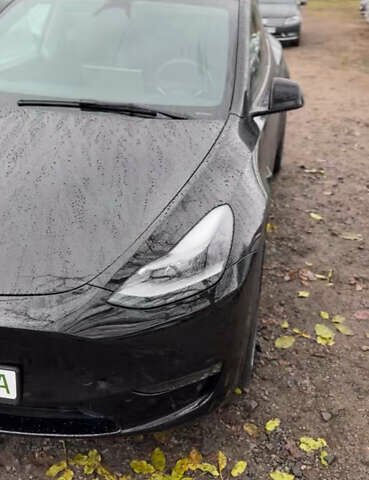 Черный Тесла Model Y, объемом двигателя 0 л и пробегом 35 тыс. км за 29999 $, фото 2 на Automoto.ua
