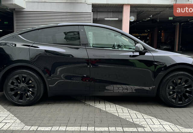 Черный Тесла Model Y, объемом двигателя 0 л и пробегом 28 тыс. км за 29000 $, фото 5 на Automoto.ua