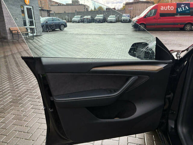 Черный Тесла Model Y, объемом двигателя 0 л и пробегом 59 тыс. км за 18900 $, фото 21 на Automoto.ua