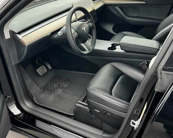 Чорний Тесла Model Y, об'ємом двигуна 0 л та пробігом 43 тис. км за 29700 $, фото 5 на Automoto.ua