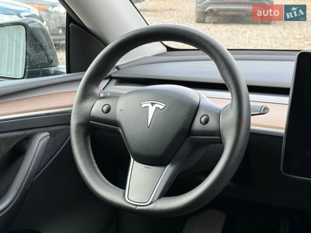 Черный Тесла Model Y, объемом двигателя 0 л и пробегом 105 тыс. км за 24990 $, фото 24 на Automoto.ua
