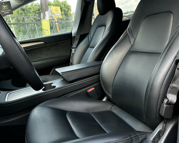 Черный Тесла Model Y, объемом двигателя 0 л и пробегом 26 тыс. км за 29600 $, фото 4 на Automoto.ua