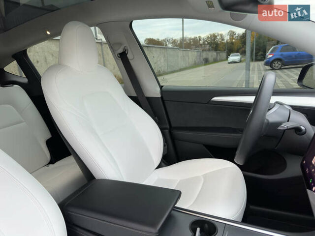 Чорний Тесла Model Y, об'ємом двигуна 0 л та пробігом 38 тис. км за 30799 $, фото 97 на Automoto.ua