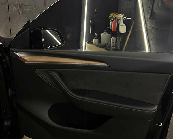 Черный Тесла Model Y, объемом двигателя 0 л и пробегом 71 тыс. км за 29000 $, фото 17 на Automoto.ua