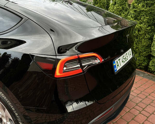 Черный Тесла Model Y, объемом двигателя 0 л и пробегом 8 тыс. км за 29900 $, фото 6 на Automoto.ua
