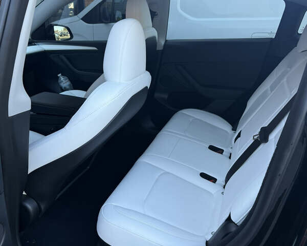 Черный Тесла Model Y, объемом двигателя 0 л и пробегом 29 тыс. км за 34999 $, фото 8 на Automoto.ua