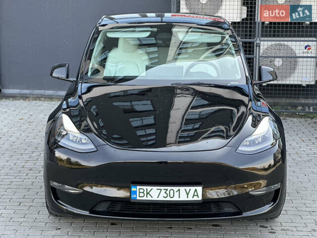 Тесла Model Y 2023 в Ровно на Automoto.ua Черный Тесла Model Y, объемом двигателя 0 л и пробегом 13 тыс. км за 28900 $, фото 3 на Automoto.ua