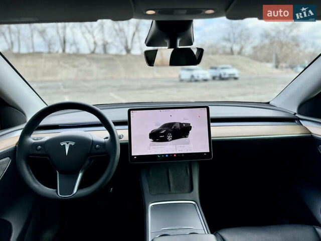 Черный Тесла Model Y, объемом двигателя 0 л и пробегом 29 тыс. км за 27077 $, фото 31 на Automoto.ua