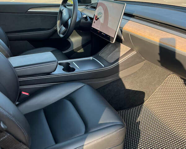 Черный Тесла Model Y, объемом двигателя 0 л и пробегом 22 тыс. км за 25500 $, фото 16 на Automoto.ua