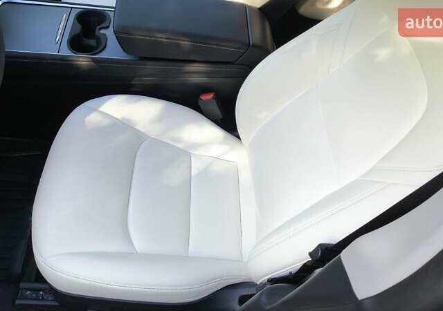 Черный Тесла Model Y, объемом двигателя 0 л и пробегом 32 тыс. км за 26900 $, фото 3 на Automoto.ua