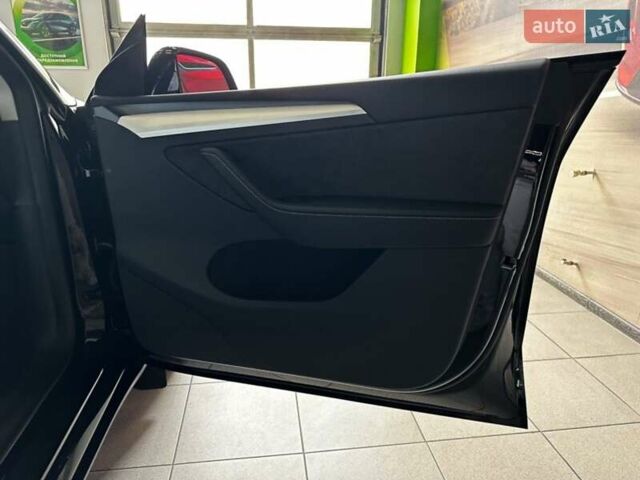 Чорний Тесла Model Y, об'ємом двигуна 0 л та пробігом 49 тис. км за 50000 $, фото 13 на Automoto.ua