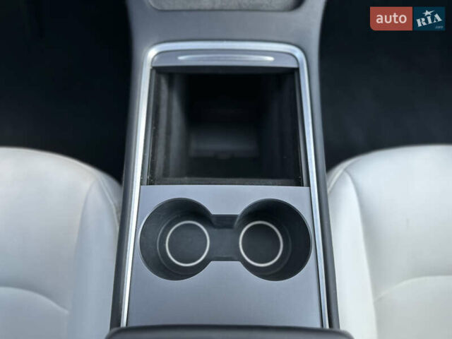 Черный Тесла Model Y, объемом двигателя 0 л и пробегом 13 тыс. км за 28999 $, фото 16 на Automoto.ua