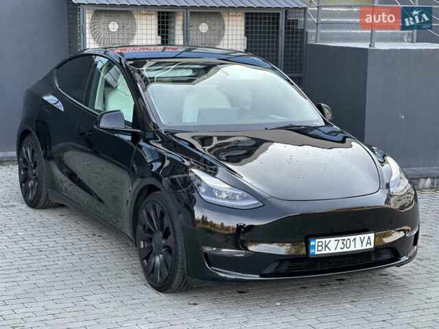 Тесла Model Y 2023 в Ровно на Automoto.ua Черный Тесла Model Y, объемом двигателя 0 л и пробегом 13 тыс. км за 28900 $, фото 4 на Automoto.ua