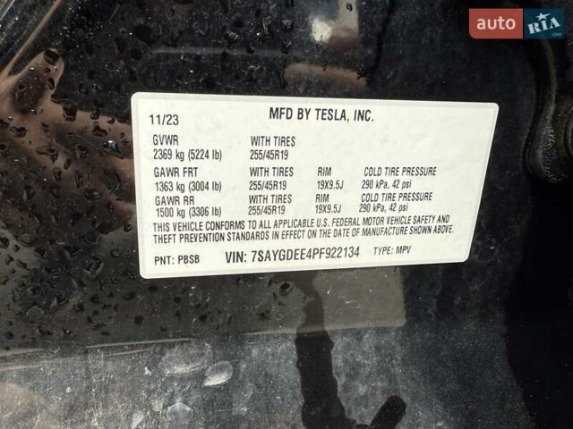 Черный Тесла Model Y, объемом двигателя 0 л и пробегом 28 тыс. км за 28990 $, фото 22 на Automoto.ua
