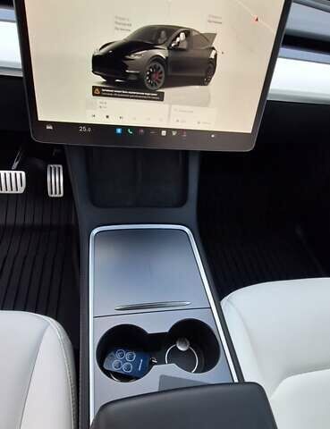 Черный Тесла Model Y, объемом двигателя 0 л и пробегом 27 тыс. км за 31300 $, фото 10 на Automoto.ua