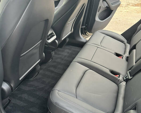 Черный Тесла Model Y, объемом двигателя 0 л и пробегом 16 тыс. км за 27000 $, фото 11 на Automoto.ua