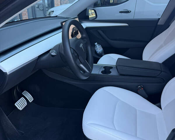 Черный Тесла Model Y, объемом двигателя 0 л и пробегом 29 тыс. км за 34999 $, фото 6 на Automoto.ua