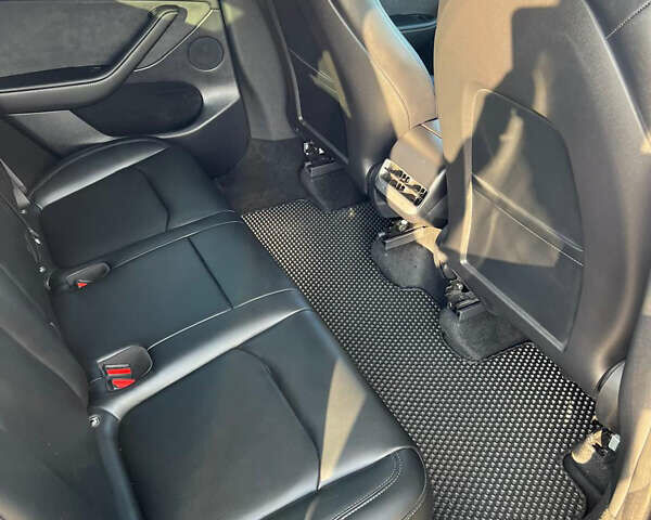 Черный Тесла Model Y, объемом двигателя 0 л и пробегом 22 тыс. км за 25500 $, фото 23 на Automoto.ua