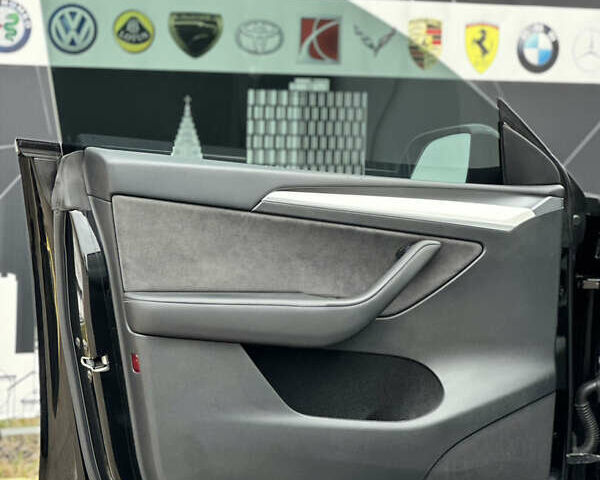 Черный Тесла Model Y, объемом двигателя 0 л и пробегом 32 тыс. км за 29900 $, фото 8 на Automoto.ua