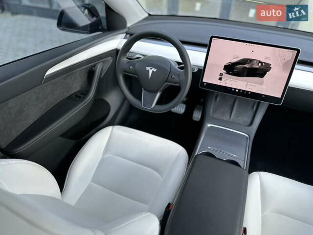 Черный Тесла Model Y, объемом двигателя 0 л и пробегом 13 тыс. км за 28999 $, фото 14 на Automoto.ua