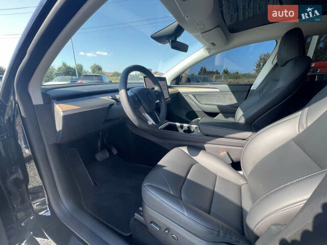 Чорний Тесла Model Y, об'ємом двигуна 0 л та пробігом 10 тис. км за 32200 $, фото 7 на Automoto.ua