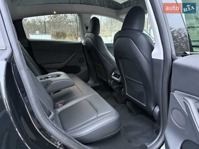 Черный Тесла Model Y, объемом двигателя 0 л и пробегом 19 тыс. км за 36500 $, фото 61 на Automoto.ua