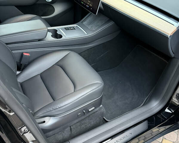 Черный Тесла Model Y, объемом двигателя 0 л и пробегом 9 тыс. км за 31000 $, фото 15 на Automoto.ua