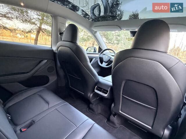 Черный Тесла Model Y, объемом двигателя 0 л и пробегом 4 тыс. км за 29800 $, фото 19 на Automoto.ua