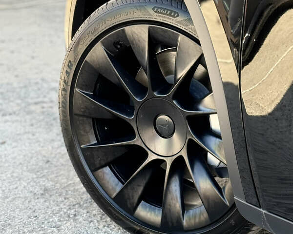 Черный Тесла Model Y, объемом двигателя 0 л и пробегом 1 тыс. км за 37500 $, фото 16 на Automoto.ua