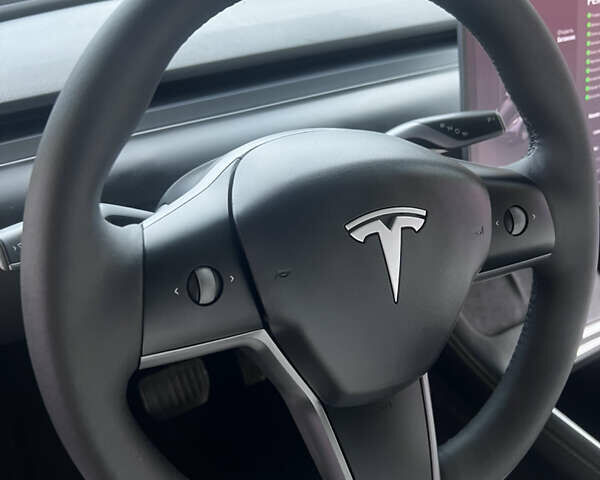 Черный Тесла Model Y, объемом двигателя 0 л и пробегом 24 тыс. км за 33000 $, фото 20 на Automoto.ua