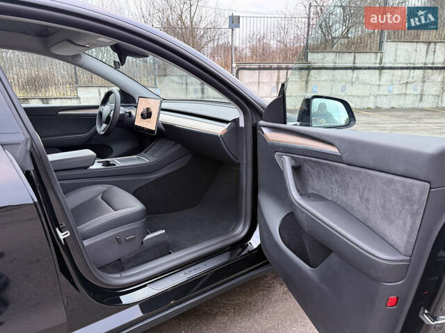 Черный Тесла Model Y, объемом двигателя 0 л и пробегом 19 тыс. км за 36500 $, фото 36 на Automoto.ua