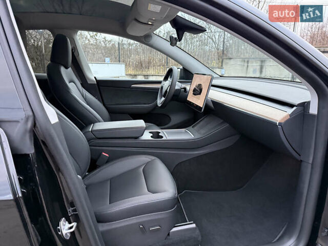 Черный Тесла Model Y, объемом двигателя 0 л и пробегом 19 тыс. км за 36500 $, фото 39 на Automoto.ua