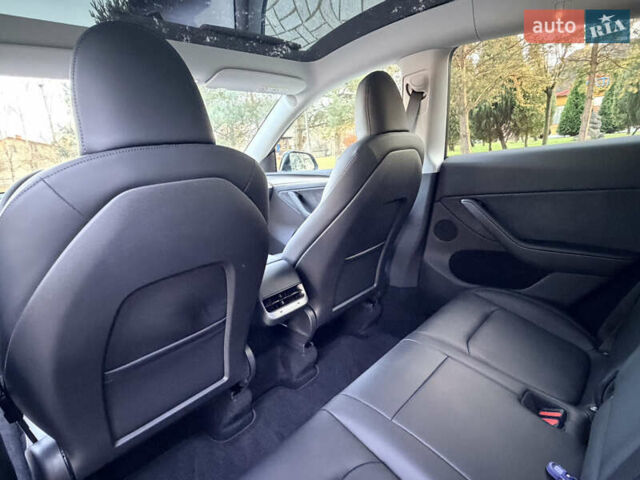 Черный Тесла Model Y, объемом двигателя 0 л и пробегом 4 тыс. км за 29800 $, фото 17 на Automoto.ua
