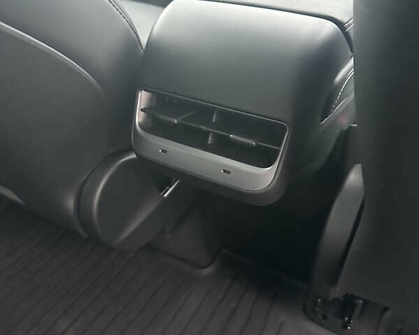 Чорний Тесла Model Y, об'ємом двигуна 0 л та пробігом 20 тис. км за 31900 $, фото 40 на Automoto.ua