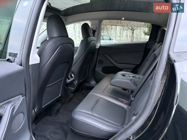 Черный Тесла Model Y, объемом двигателя 0 л и пробегом 19 тыс. км за 36500 $, фото 71 на Automoto.ua